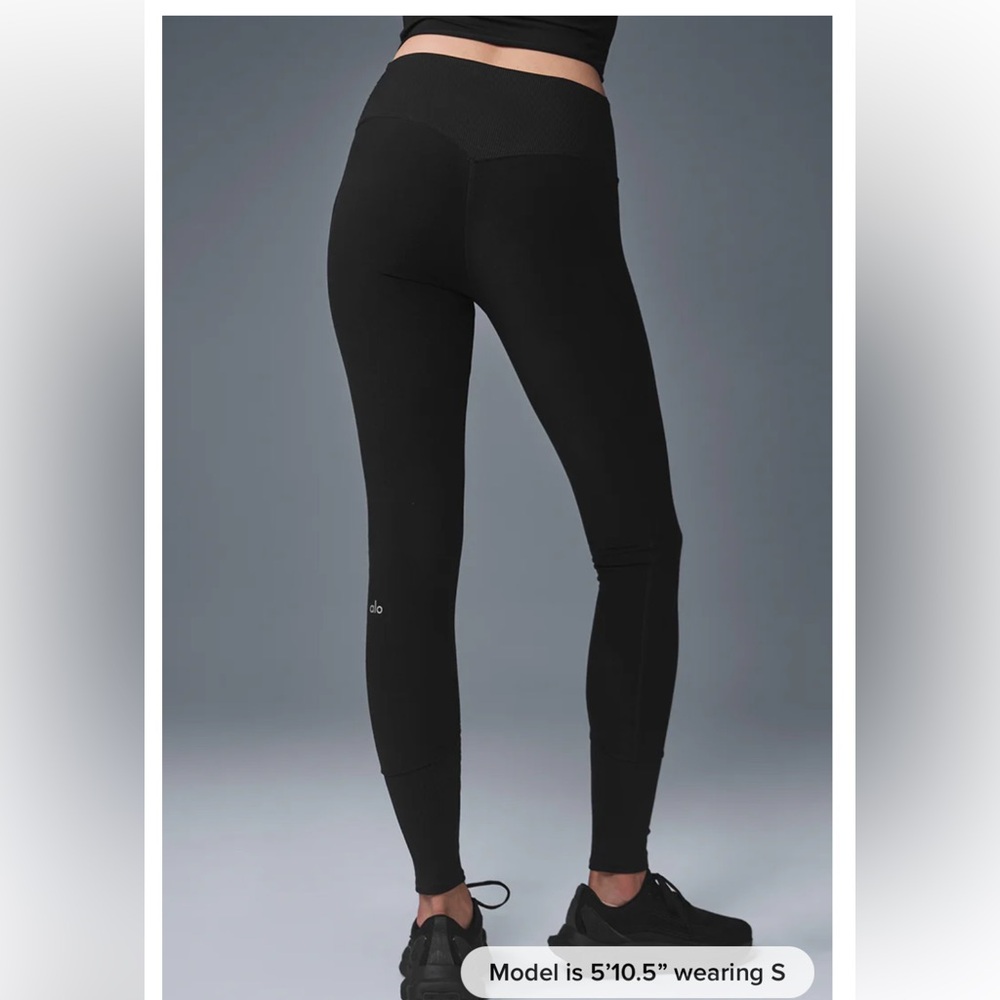 ALO Yoga Black Leggings - Picture 3 of 6